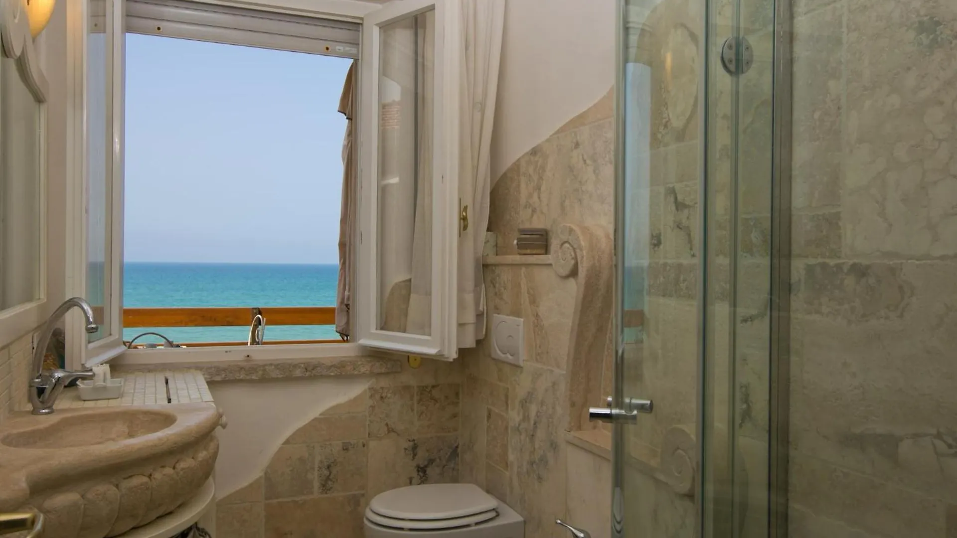 Huge Holiday Home In Marina Di Castagneto Carducci Near Sea 도노라티코
