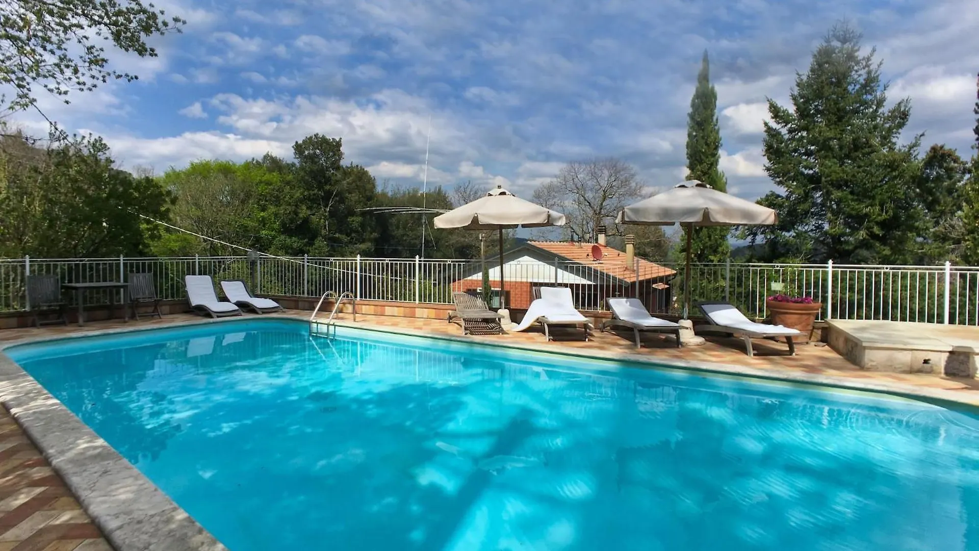 Huge Holiday Home In Marina Di Castagneto Carducci Near Sea Donoratico