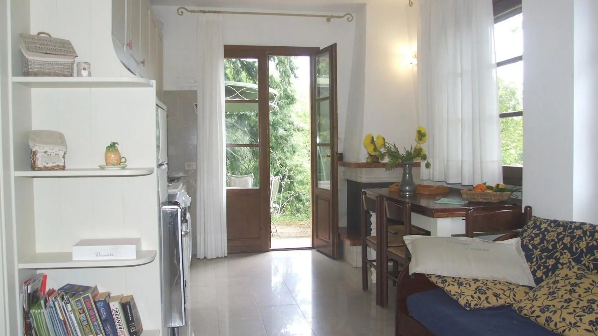 Huge Holiday Home In Marina Di Castagneto Carducci Near Sea Donoratico