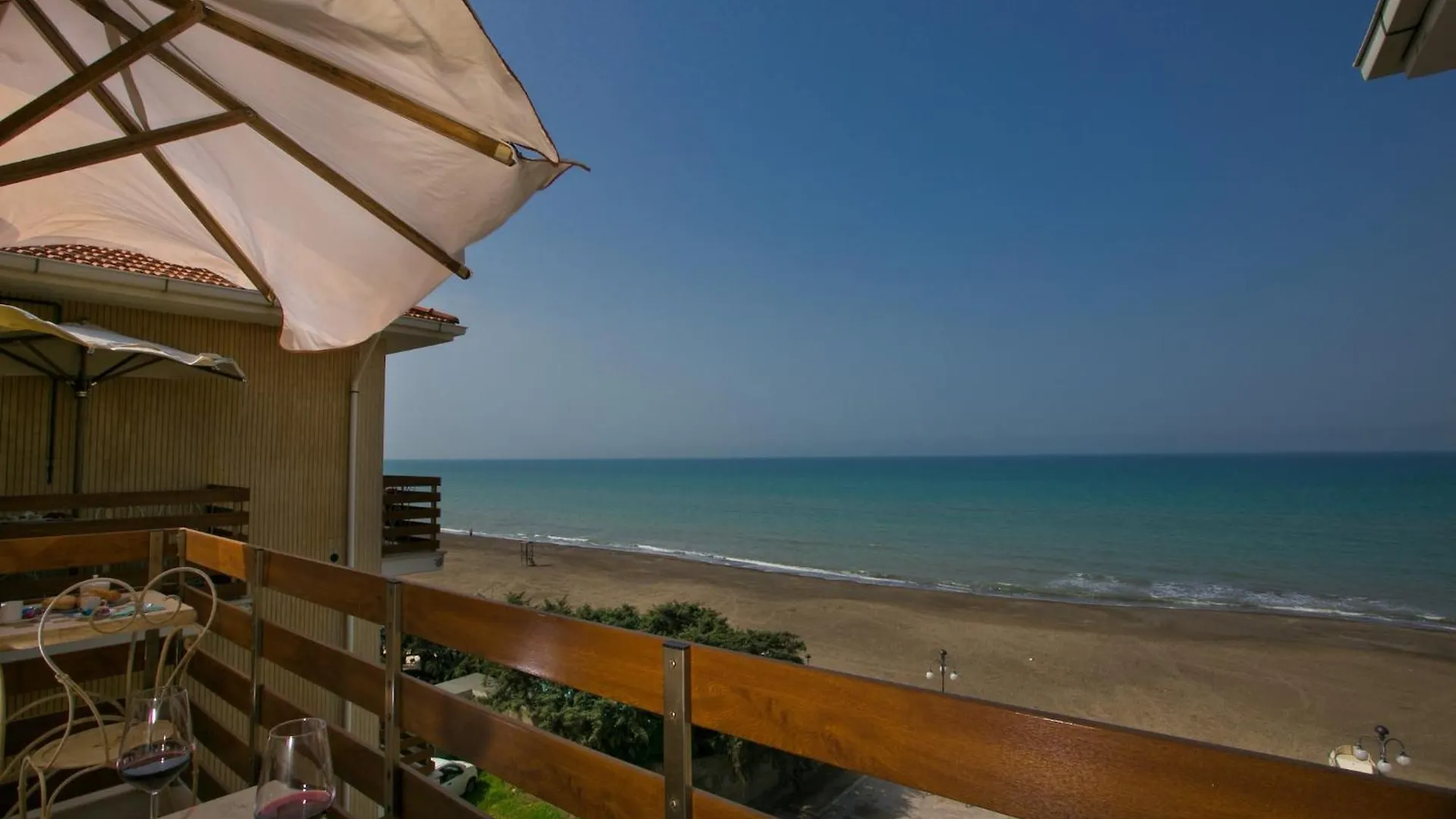 Huge Holiday Home In Marina Di Castagneto Carducci Near Sea Donoratico 0*,