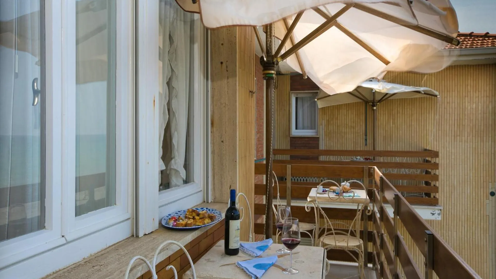Huge Holiday Home In Marina Di Castagneto Carducci Near Sea Donoratico